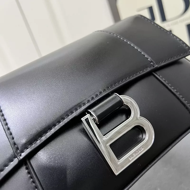 Balenciaga AAA Quality Shoulder Bags For Women Affordable 4115