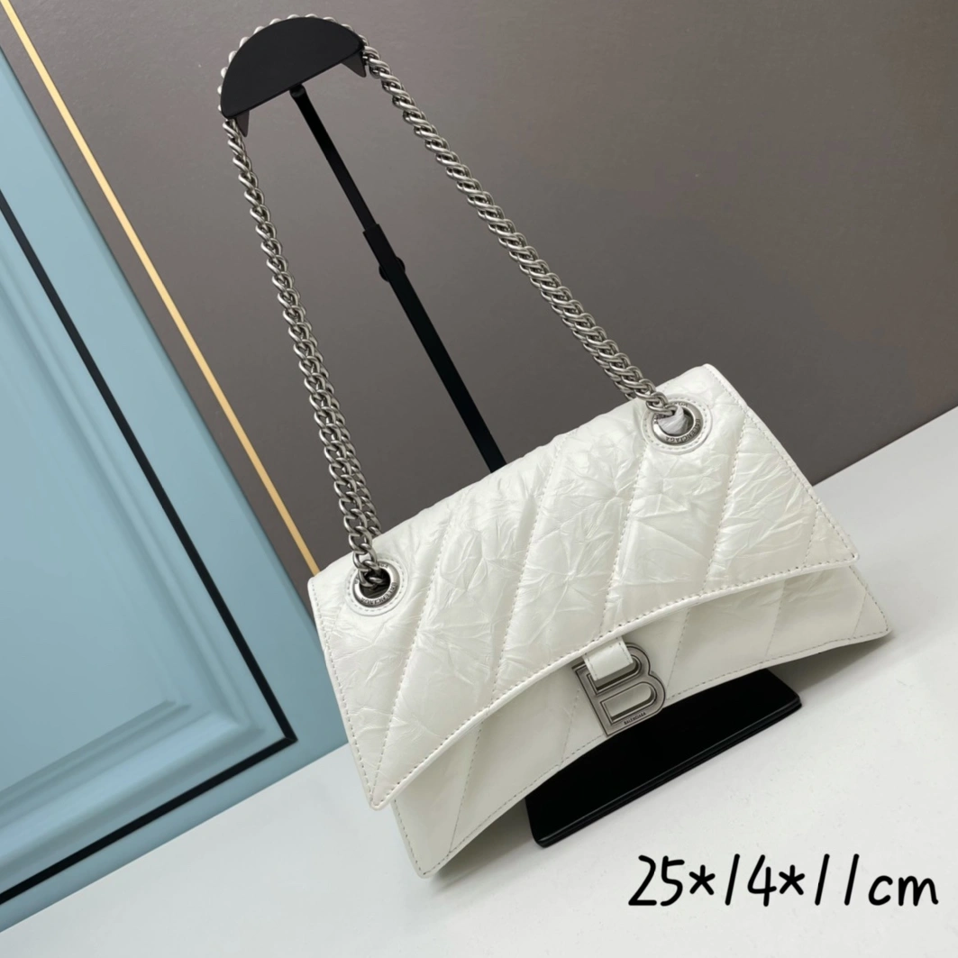 Balenciaga AAA Quality Shoulder Bags For Women Affordable 8400