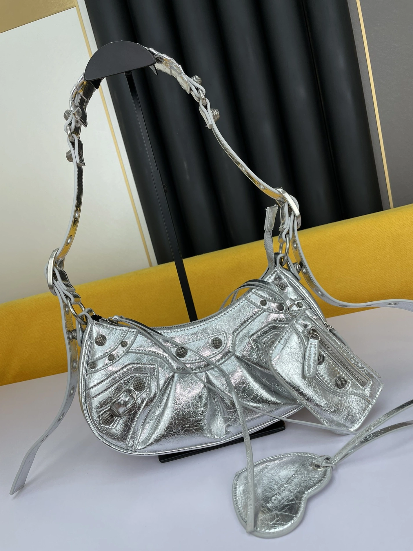 Balenciaga AAA Quality Shoulder Bags For Women BestValue 5633