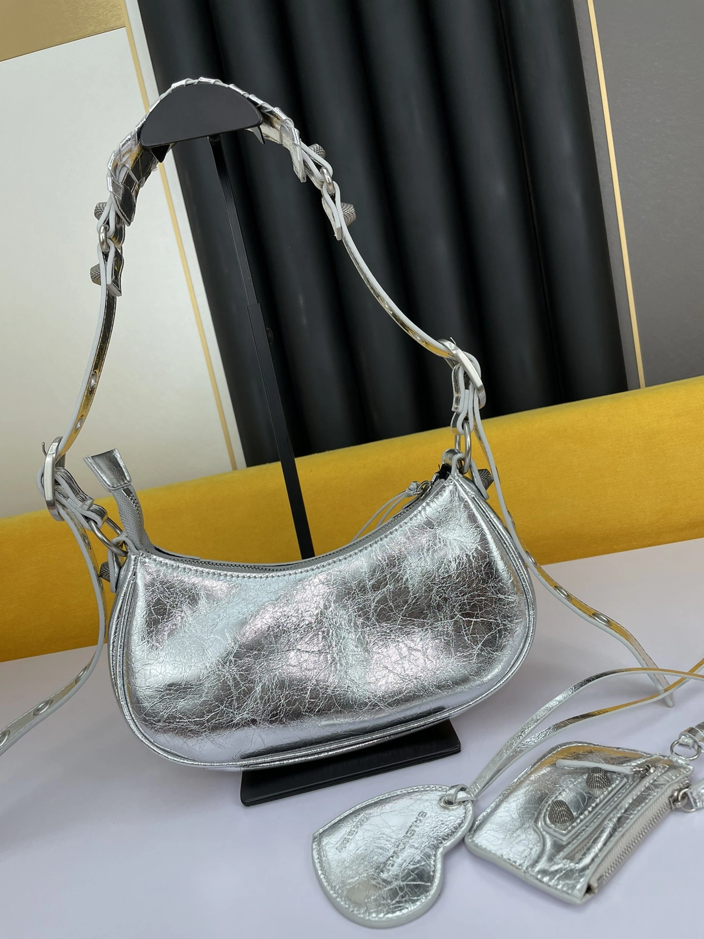 Balenciaga AAA Quality Shoulder Bags For Women BestValue 5633