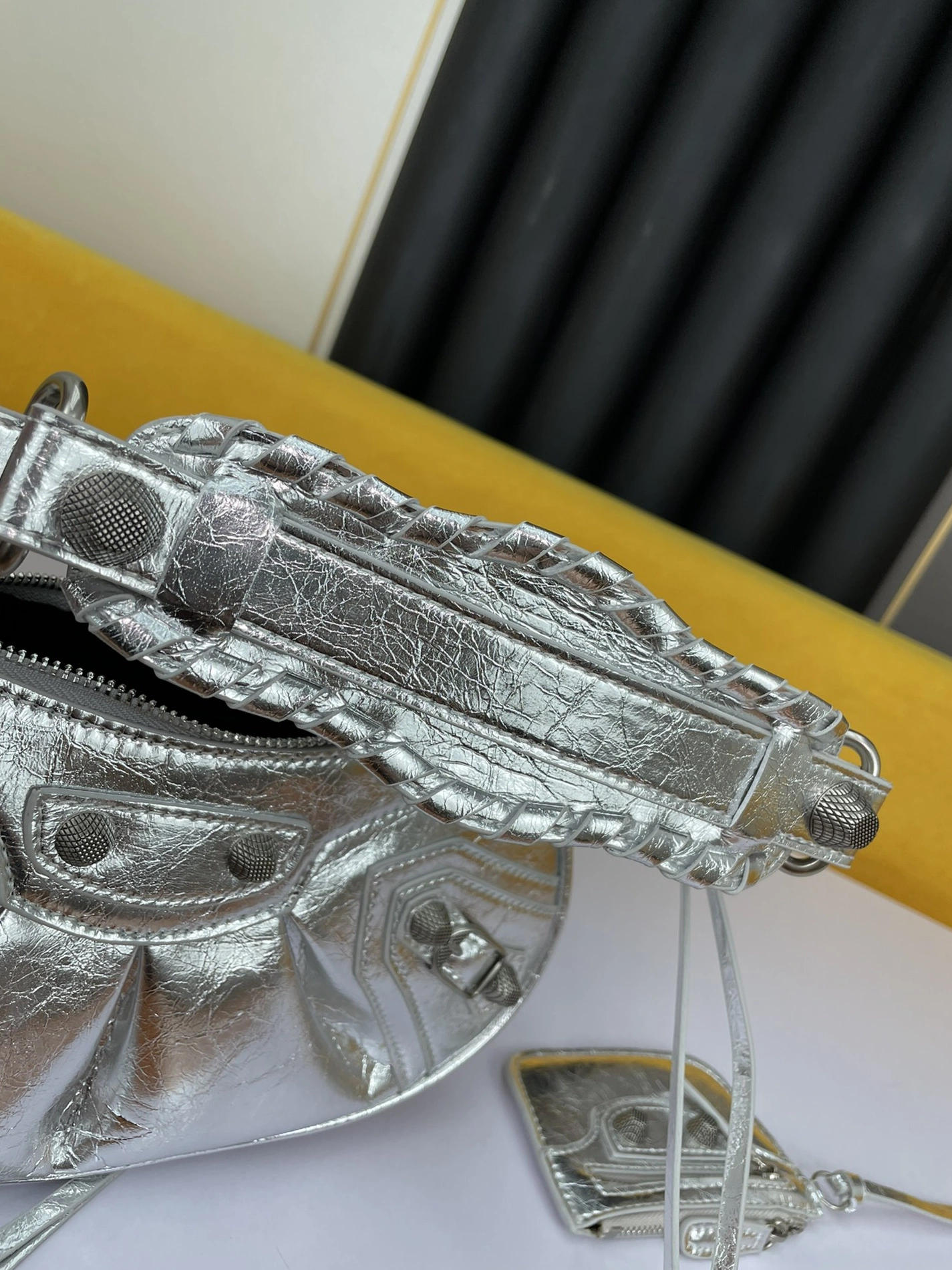 Balenciaga AAA Quality Shoulder Bags For Women BestValue 5633