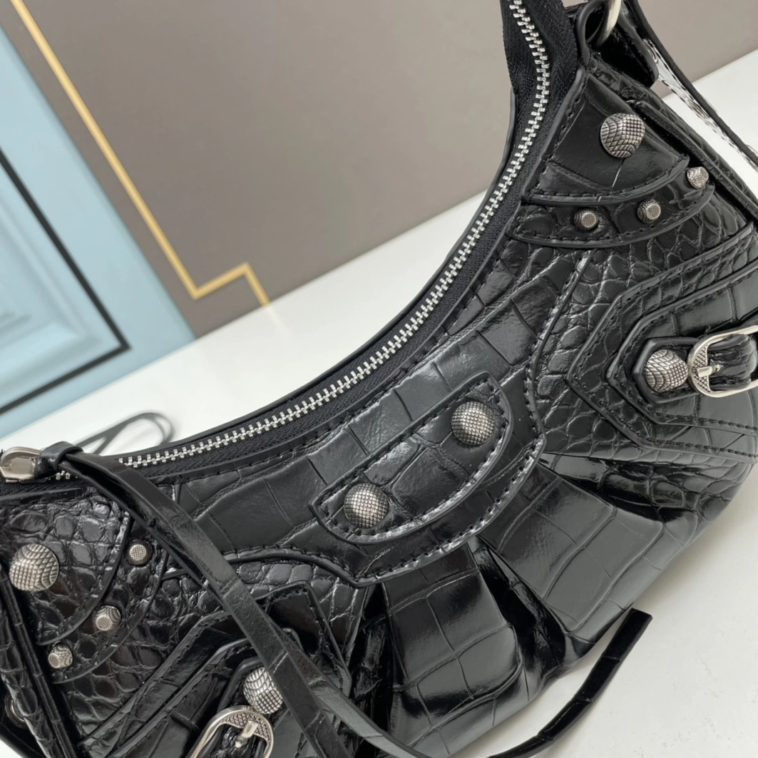 Balenciaga AAA Quality Shoulder Bags For Women Bold 3754