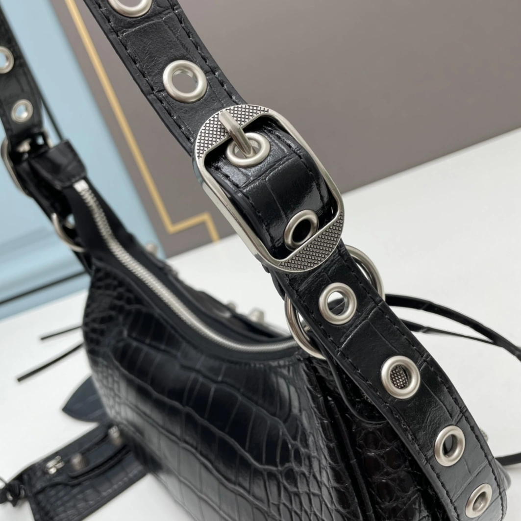 Balenciaga AAA Quality Shoulder Bags For Women Bold 3754