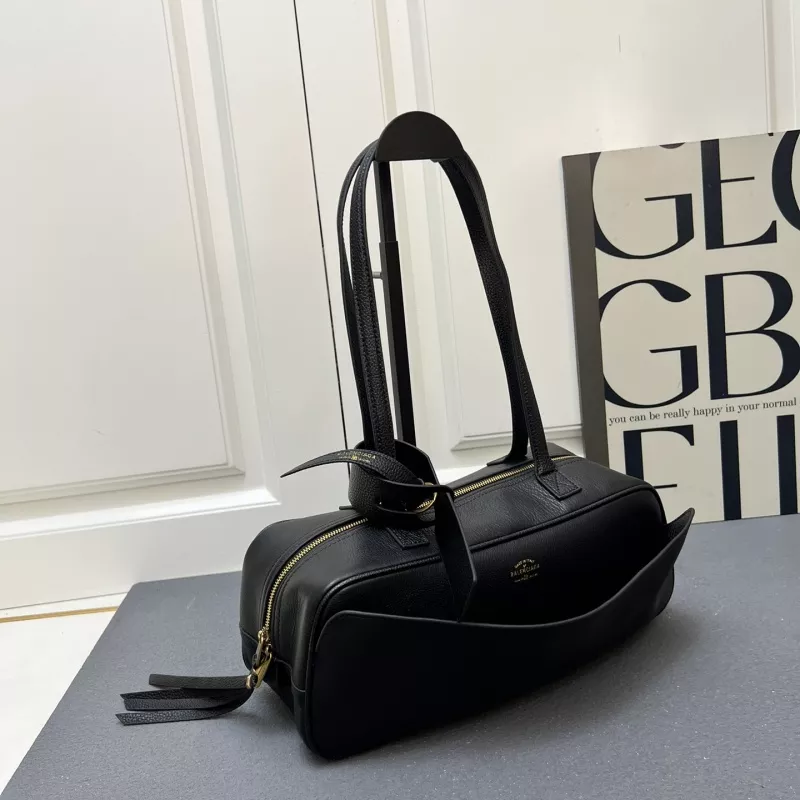 Balenciaga AAA Quality Shoulder Bags For Women Comfortable 1629