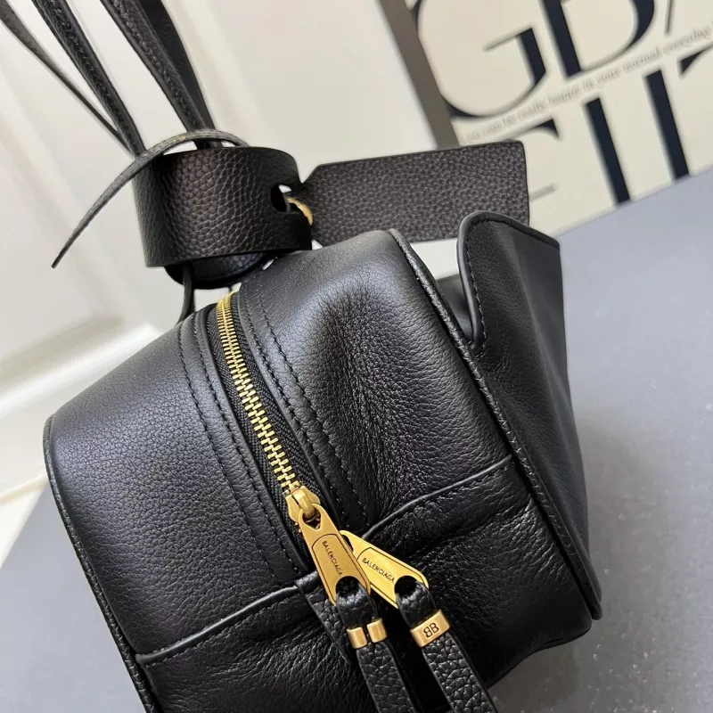 Balenciaga AAA Quality Shoulder Bags For Women Comfortable 1629