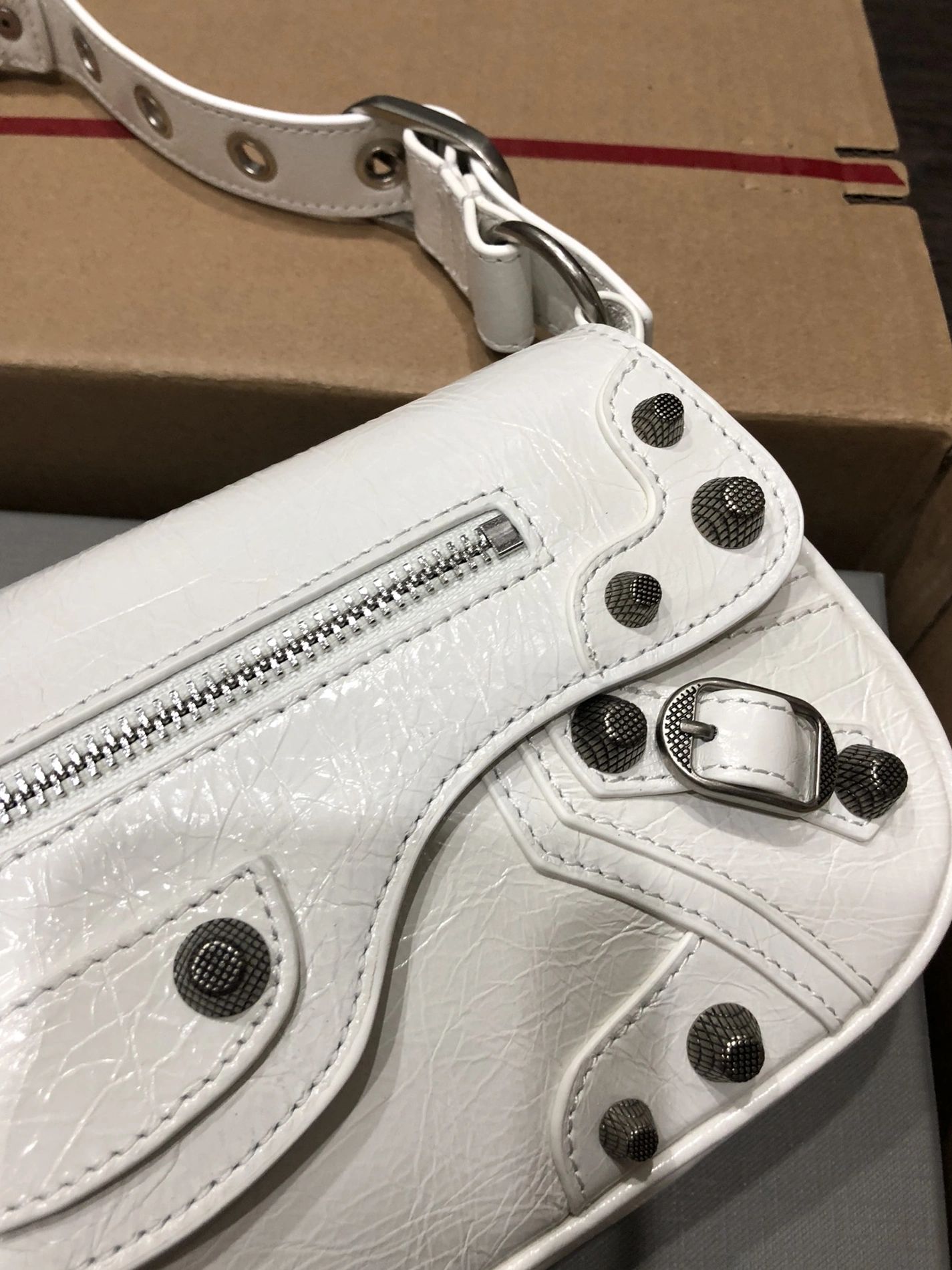 Balenciaga AAA Quality Shoulder Bags For Women Comfortable 4823