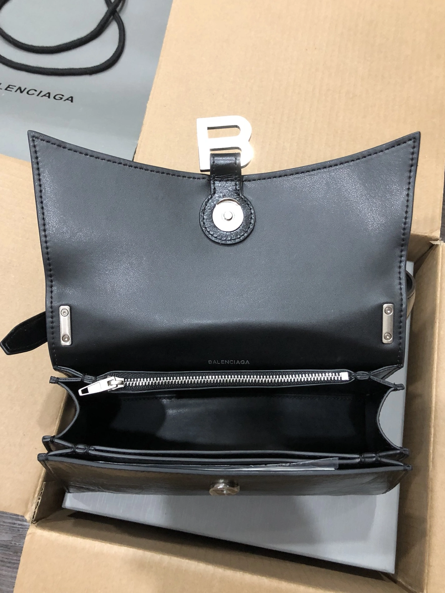 Balenciaga AAA Quality Shoulder Bags For Women Durable 4741