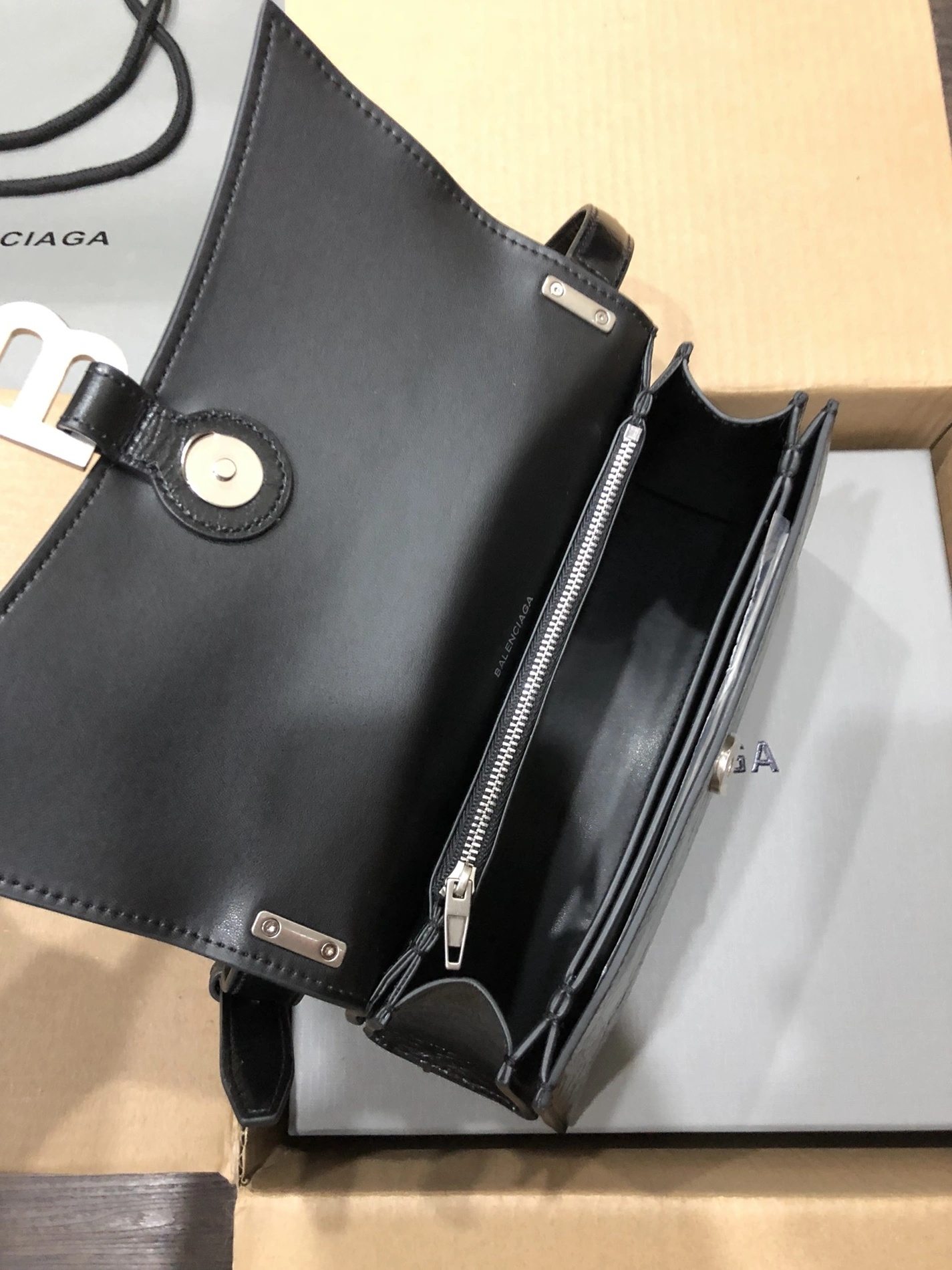 Balenciaga AAA Quality Shoulder Bags For Women Durable 4741