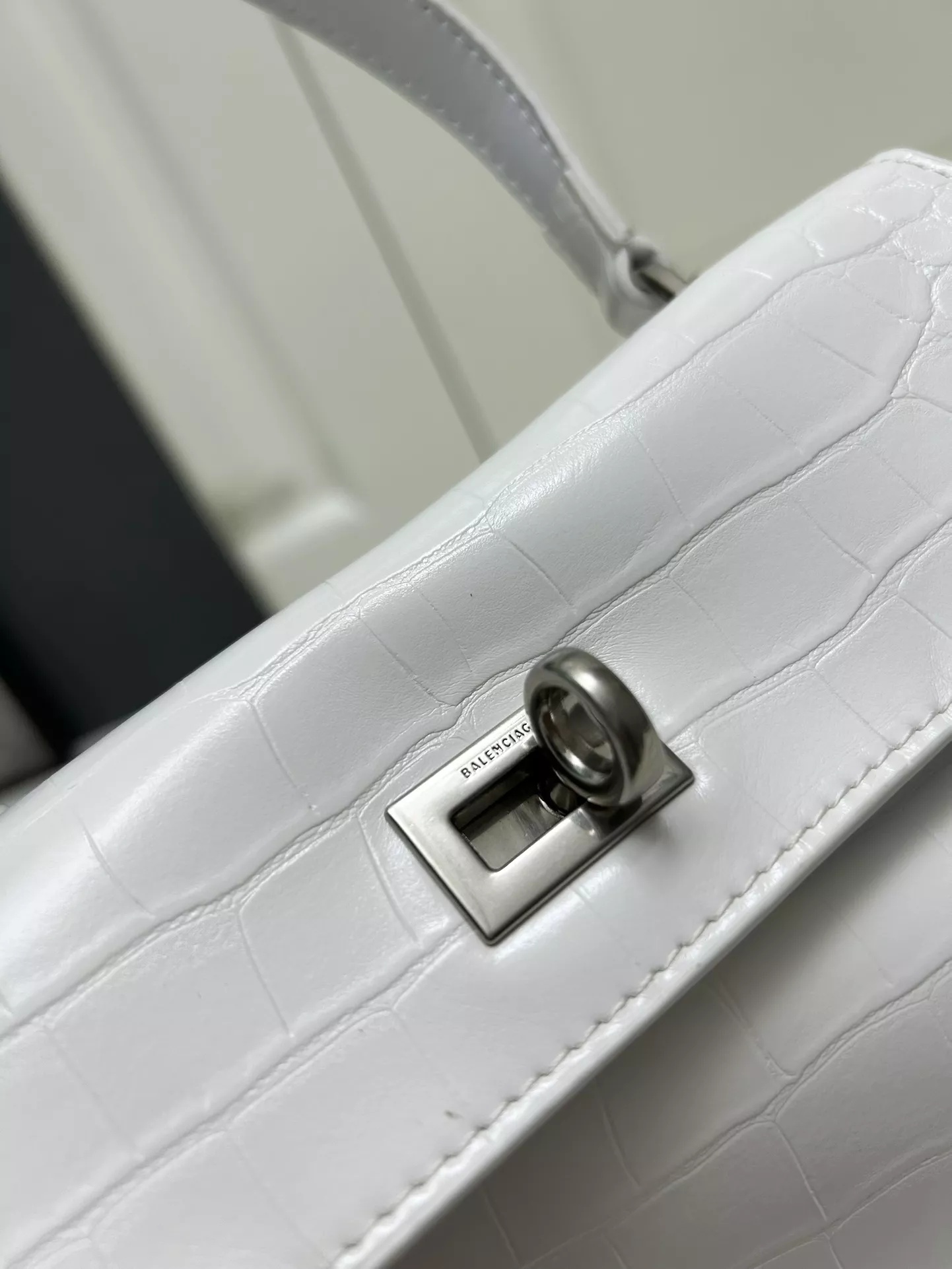 Balenciaga AAA Quality Shoulder Bags For Women EasyMatch 7295