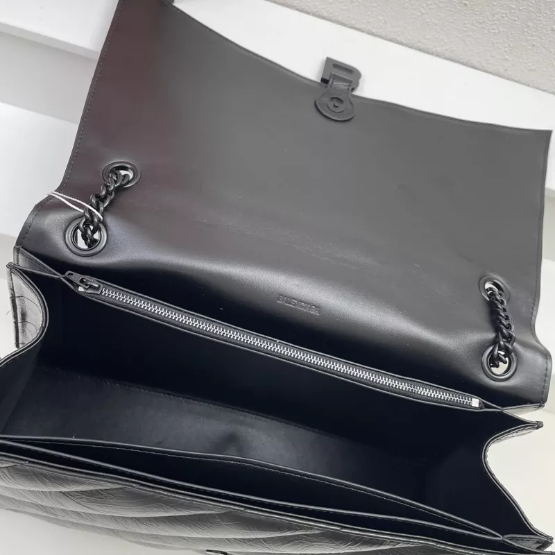 Balenciaga AAA Quality Shoulder Bags For Women EasyMatch 8111