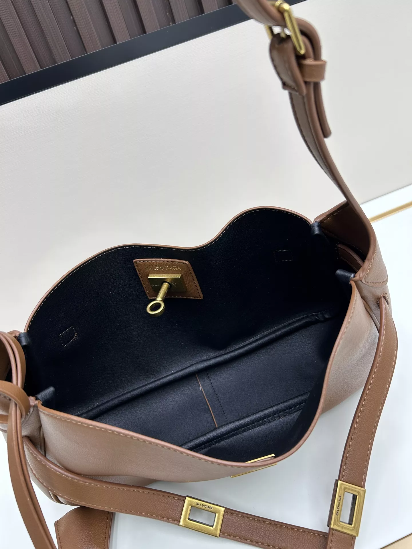 Balenciaga AAA Quality Shoulder Bags For Women Efficient 7833