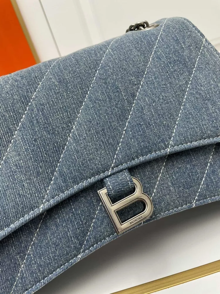 Balenciaga AAA Quality Shoulder Bags For Women Elegant 4850