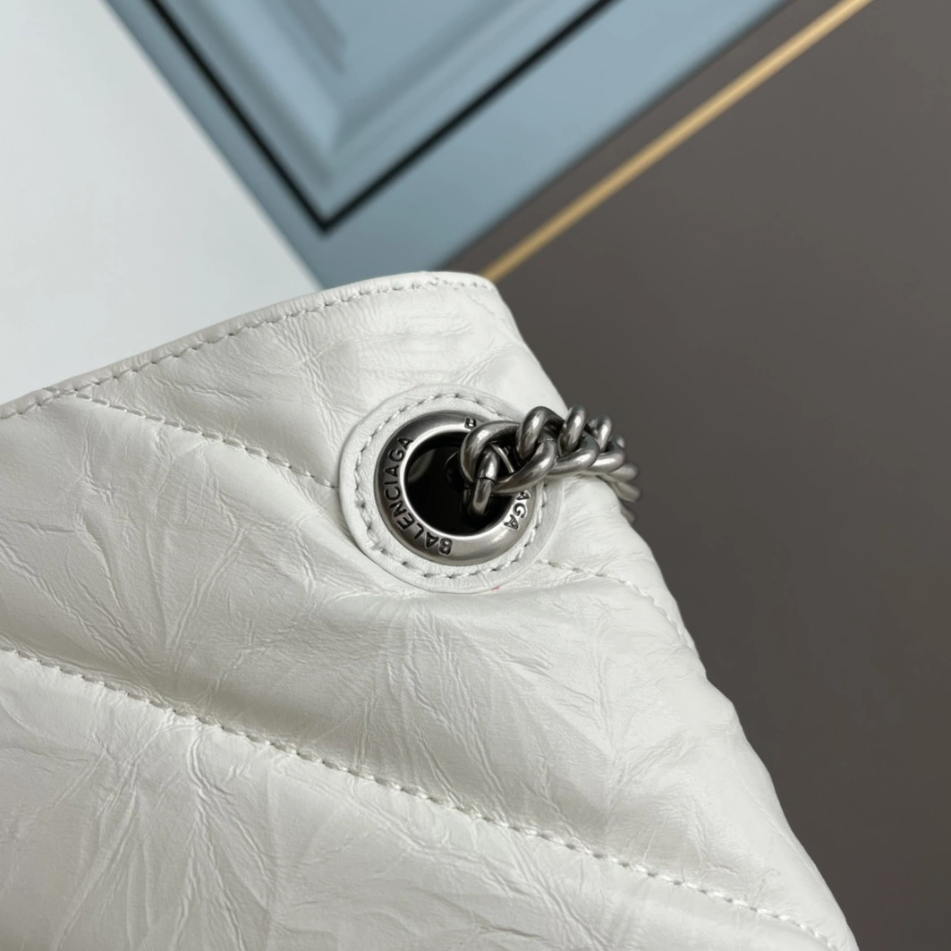 Balenciaga AAA Quality Shoulder Bags For Women Elegant 5409