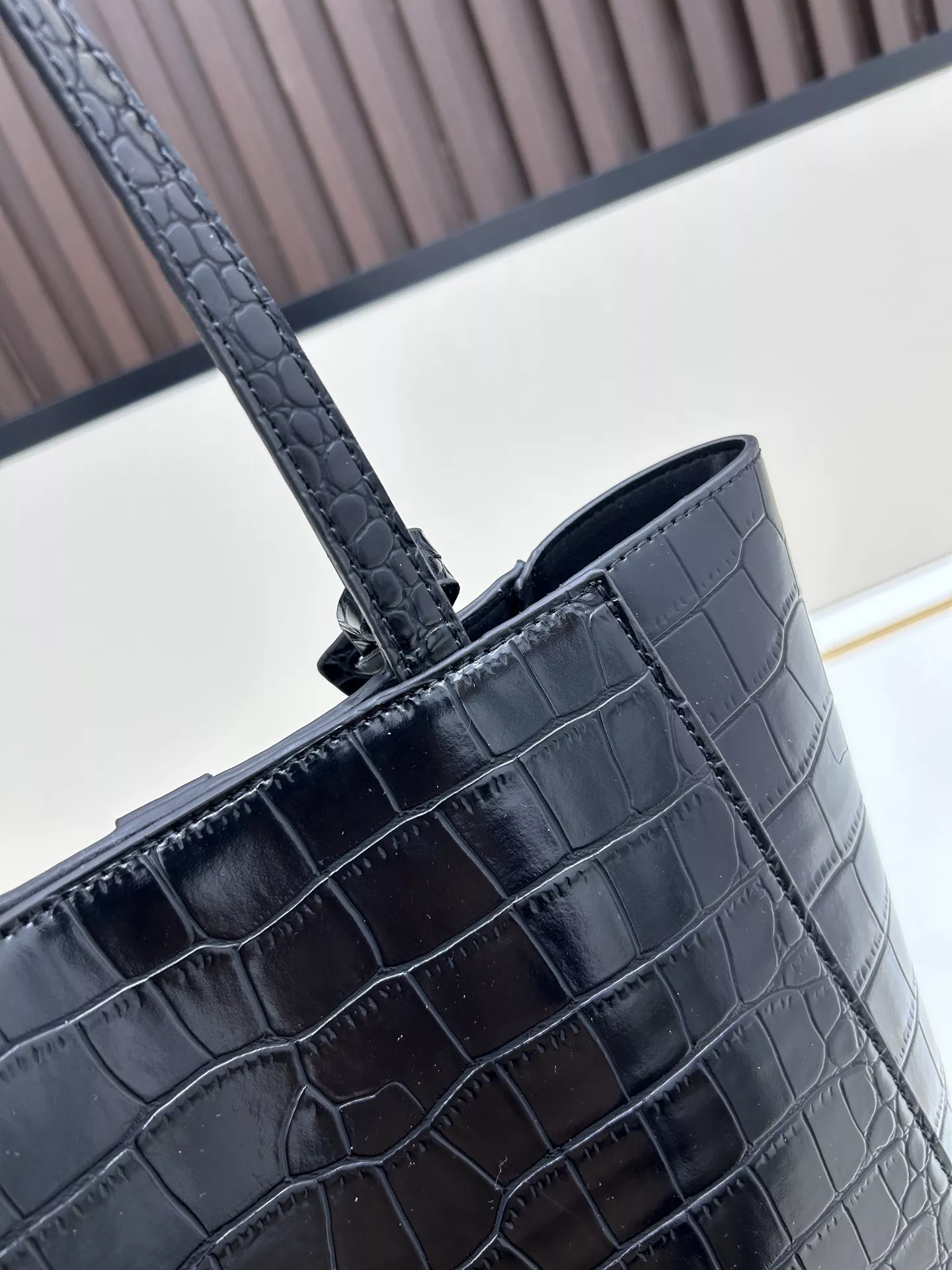 Balenciaga AAA Quality Shoulder Bags For Women Elegant 8709