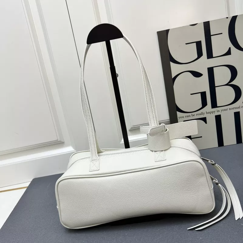 Balenciaga AAA Quality Shoulder Bags For Women Flexible 506
