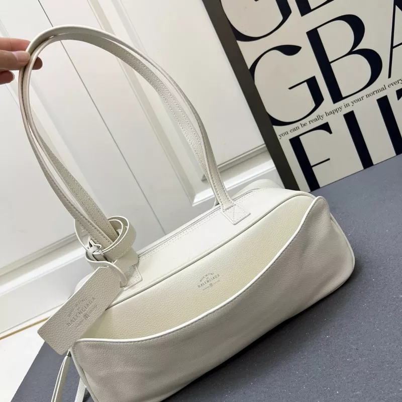 Balenciaga AAA Quality Shoulder Bags For Women Flexible 506