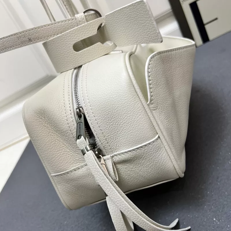 Balenciaga AAA Quality Shoulder Bags For Women Flexible 506