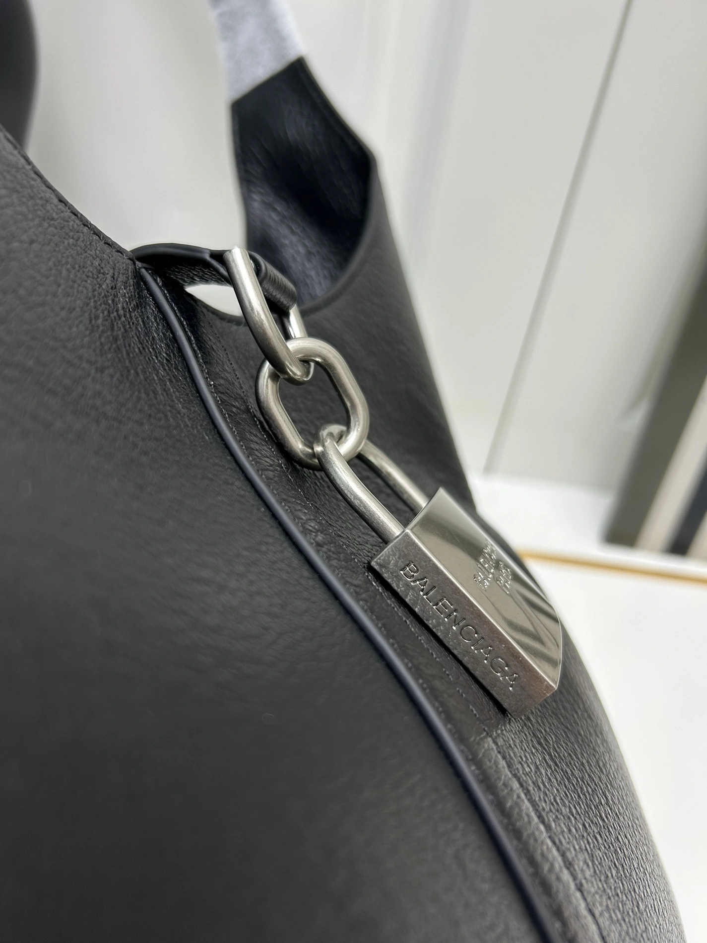 Balenciaga AAA Quality Shoulder Bags For Women Functional 808
