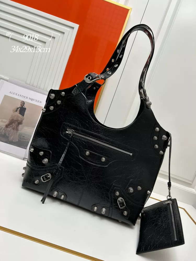 Balenciaga AAA Quality Shoulder Bags For Women HighQuality 1551