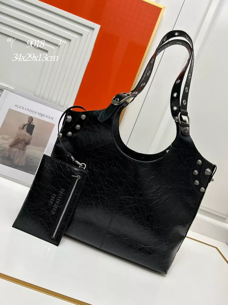Balenciaga AAA Quality Shoulder Bags For Women HighQuality 1551