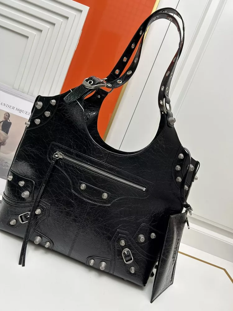 Balenciaga AAA Quality Shoulder Bags For Women HighQuality 1551