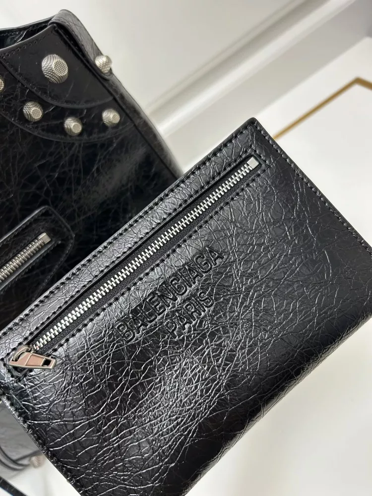 Balenciaga AAA Quality Shoulder Bags For Women HighQuality 1551