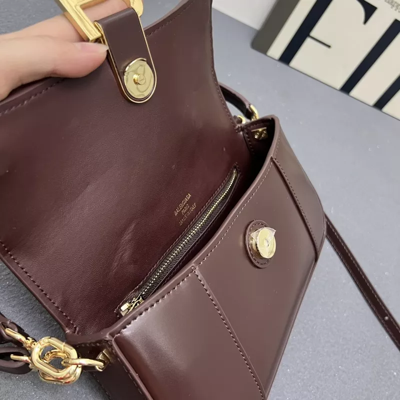 Balenciaga AAA Quality Shoulder Bags For Women Lightweight 6282