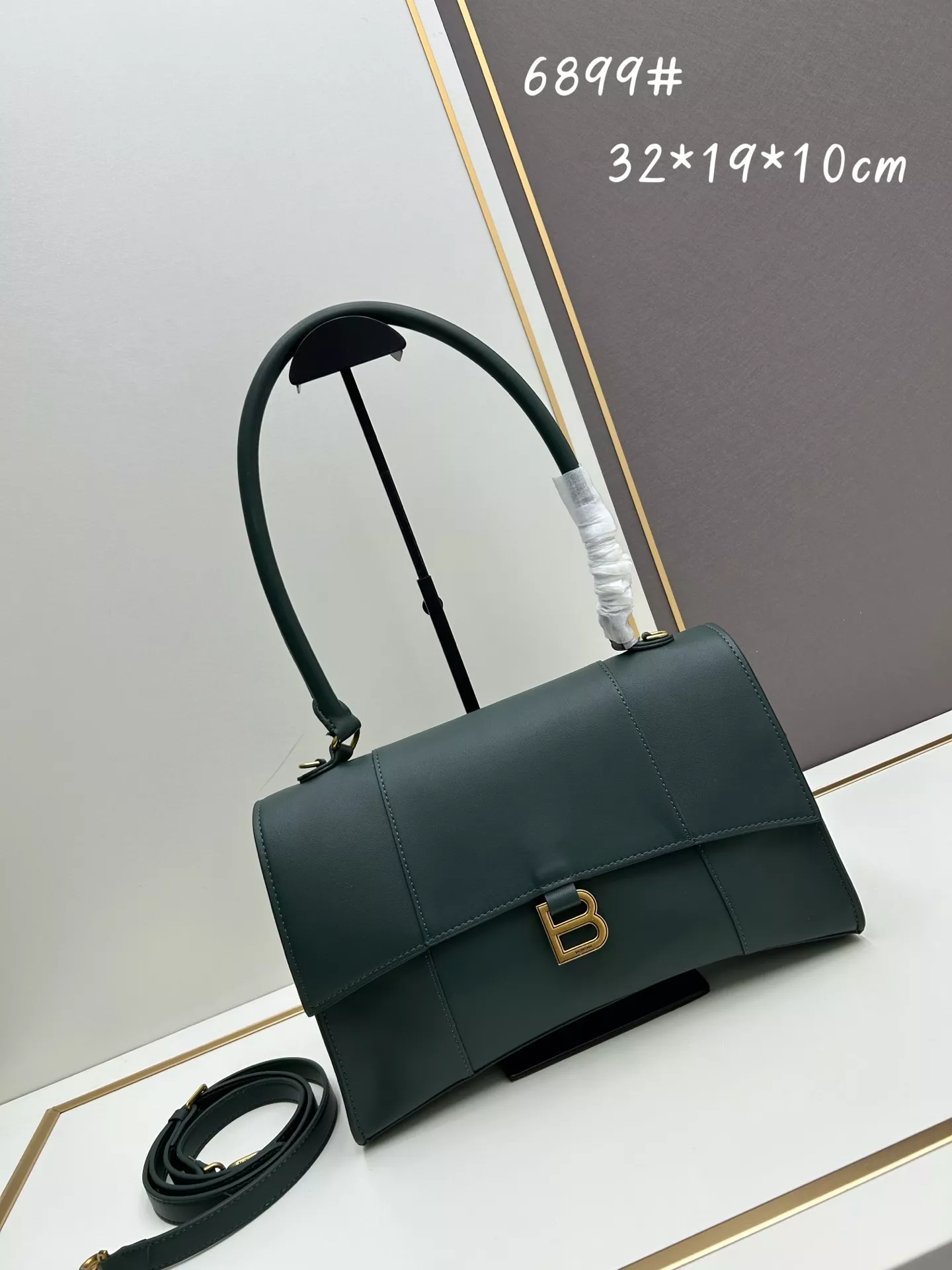 Balenciaga AAA Quality Shoulder Bags For Women Minimalist 6353