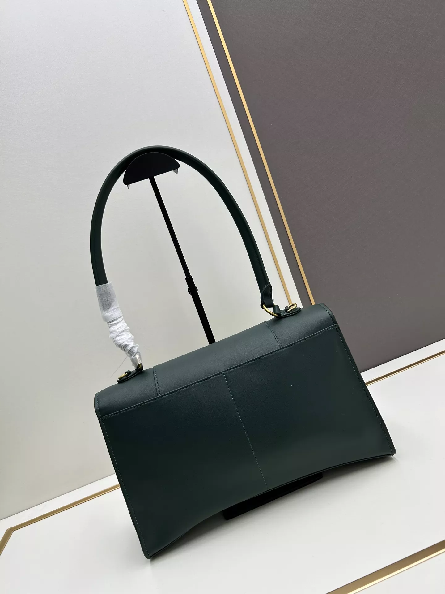 Balenciaga AAA Quality Shoulder Bags For Women Minimalist 6353