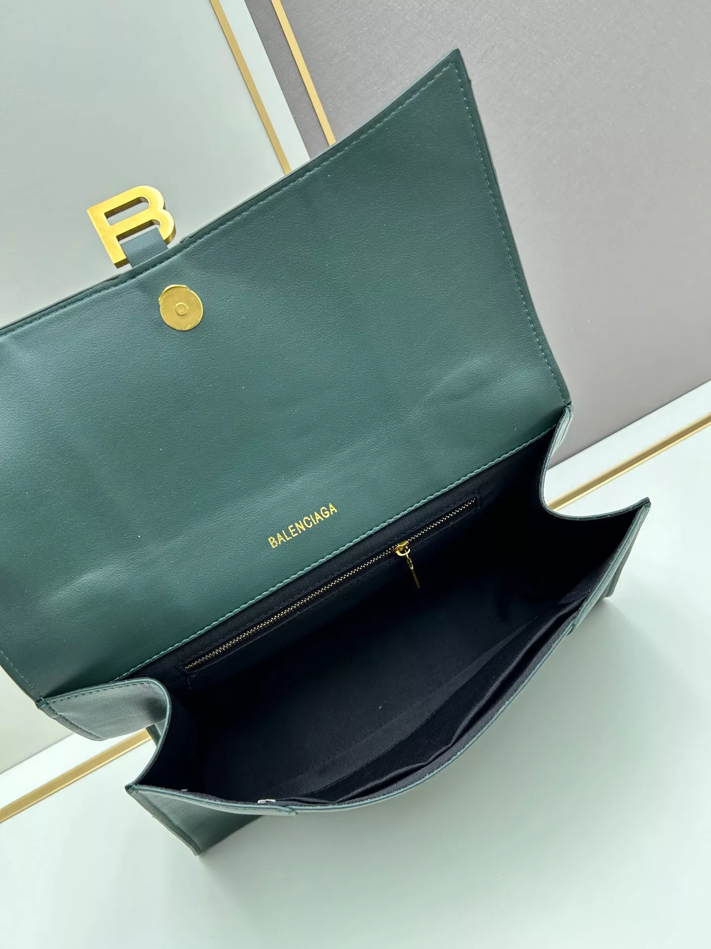Balenciaga AAA Quality Shoulder Bags For Women Minimalist 6353