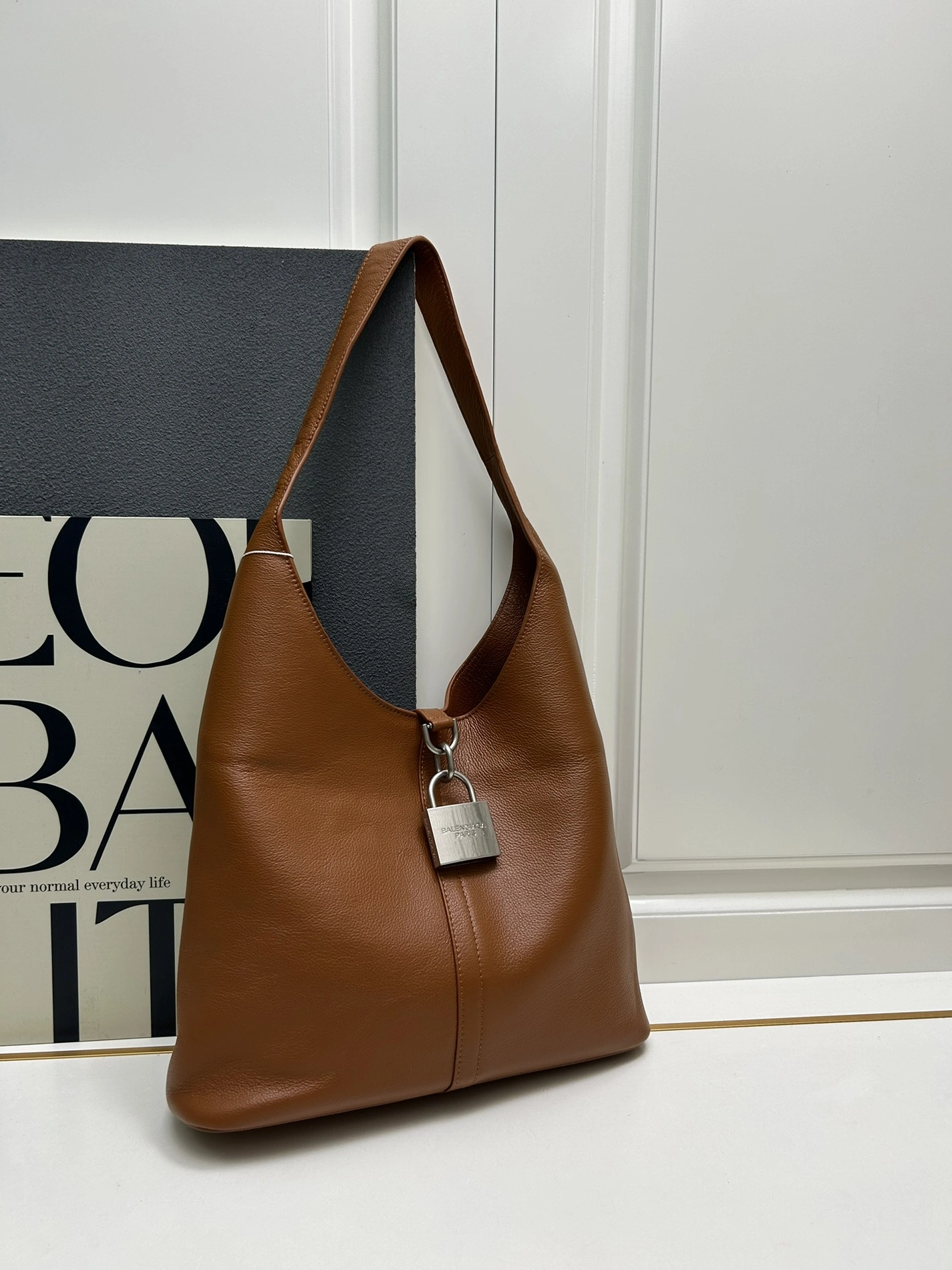 Balenciaga AAA Quality Shoulder Bags For Women NewStyle 7692