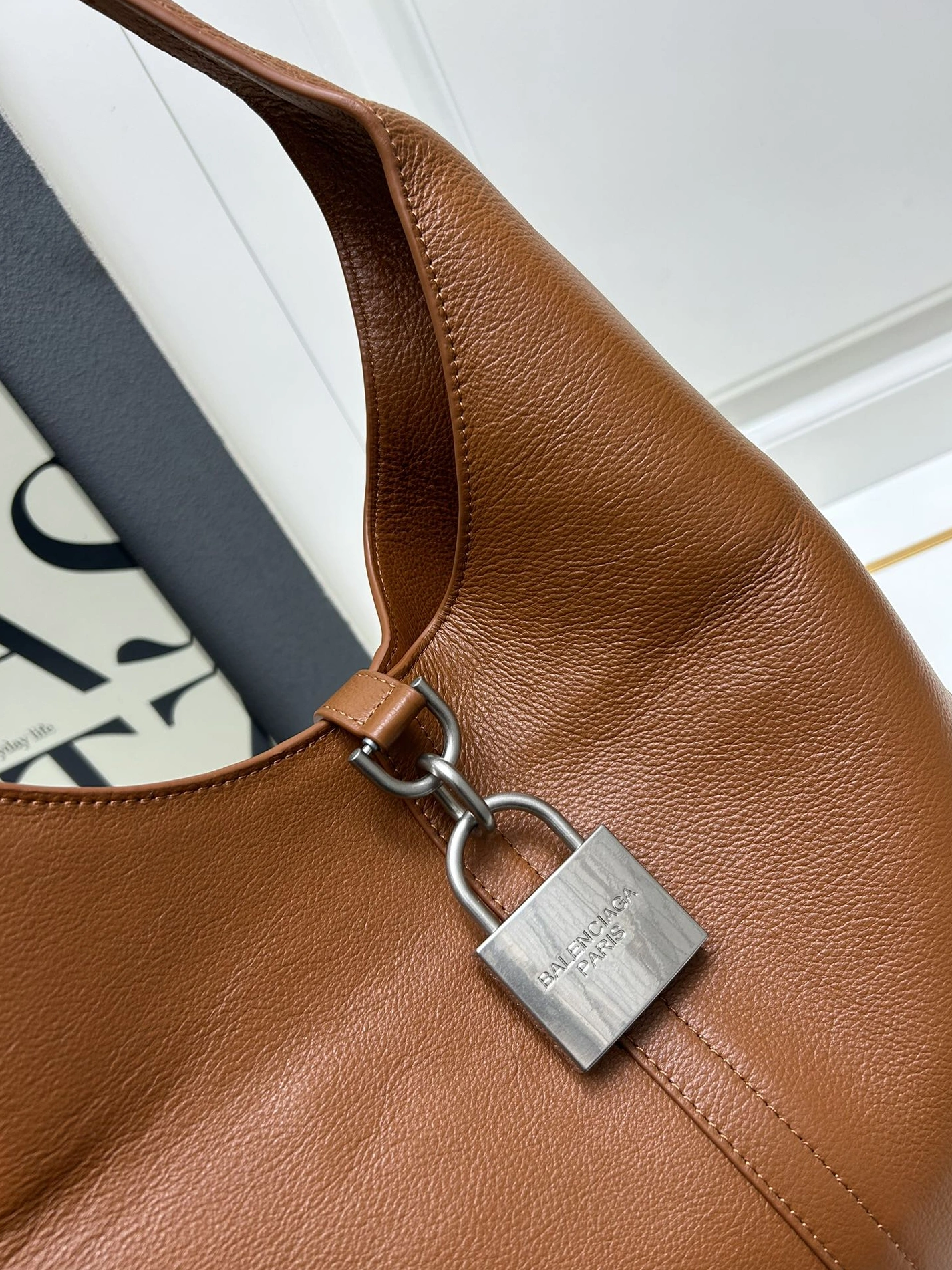 Balenciaga AAA Quality Shoulder Bags For Women NewStyle 7692