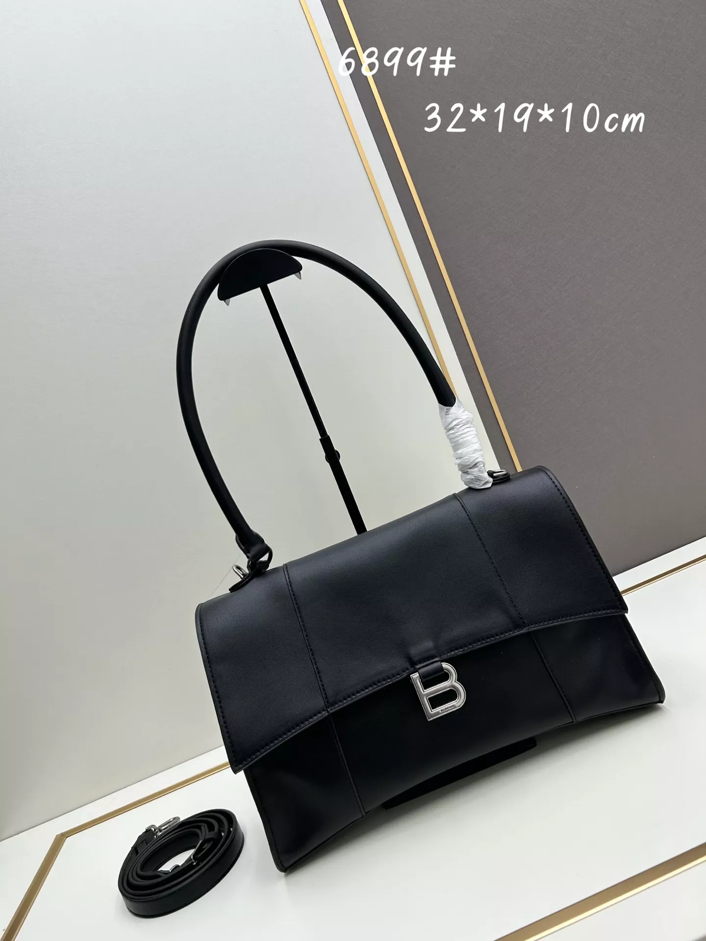 Balenciaga AAA Quality Shoulder Bags For Women Popular 953