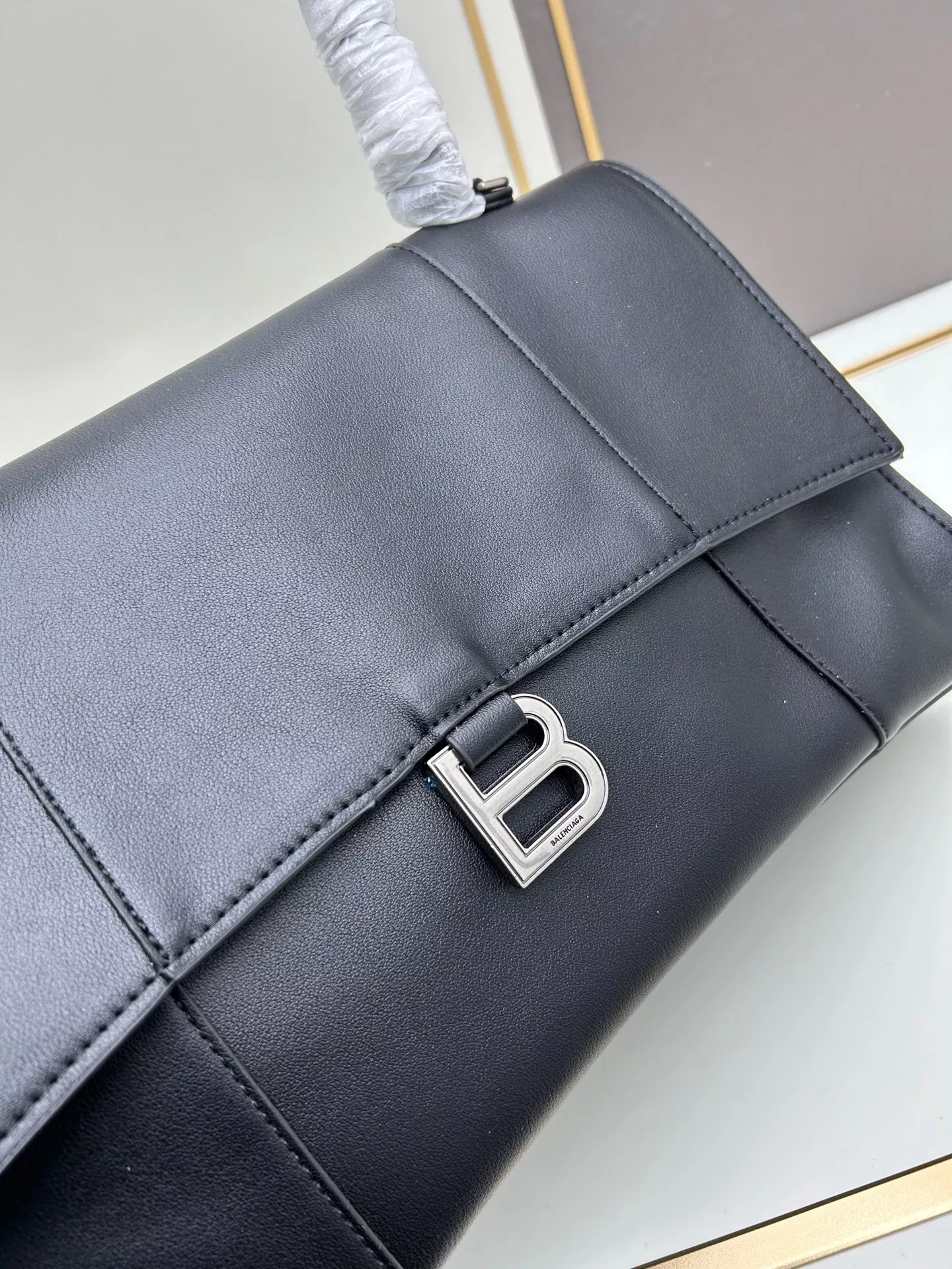 Balenciaga AAA Quality Shoulder Bags For Women Popular 953