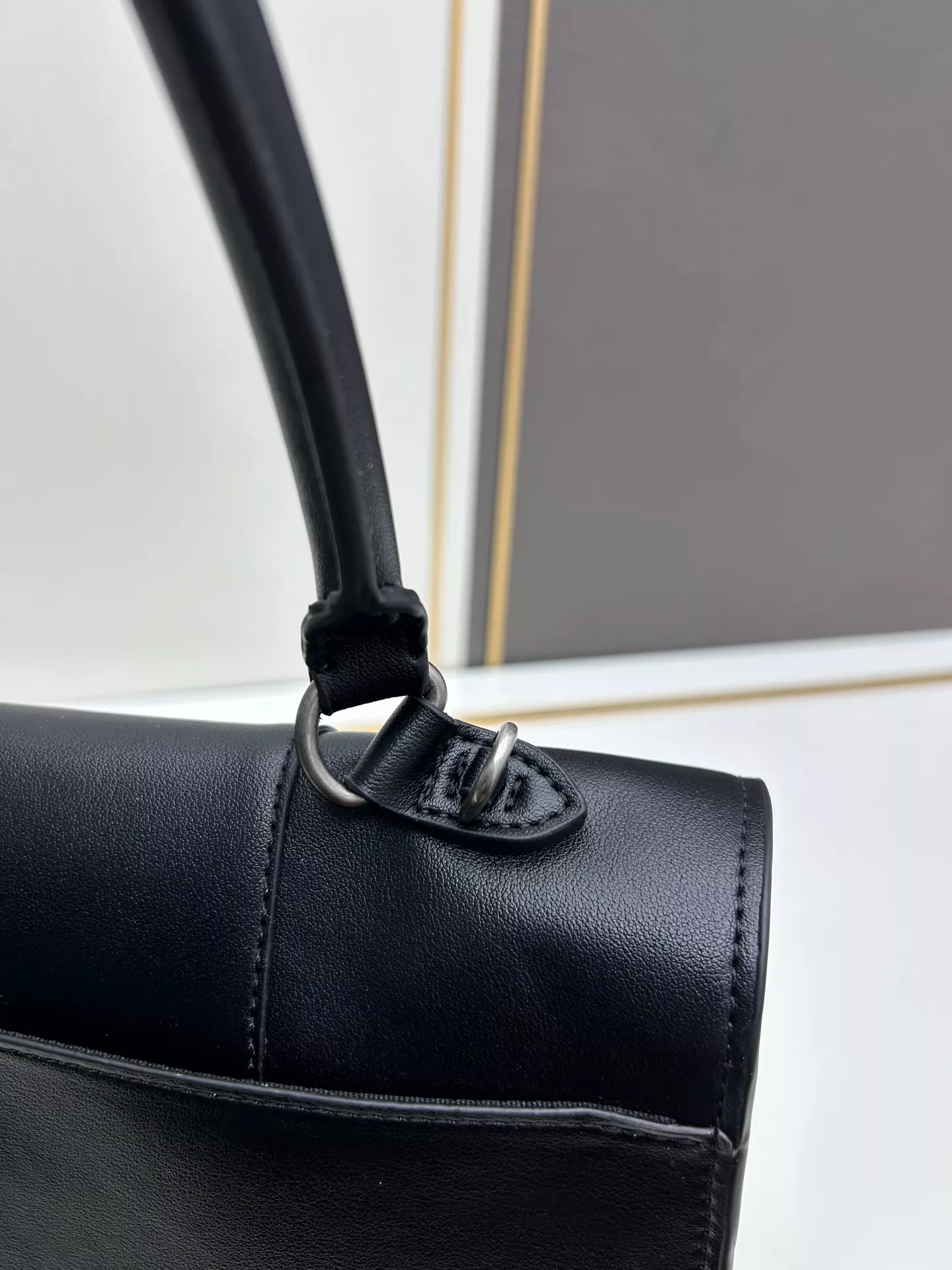 Balenciaga AAA Quality Shoulder Bags For Women Popular 953