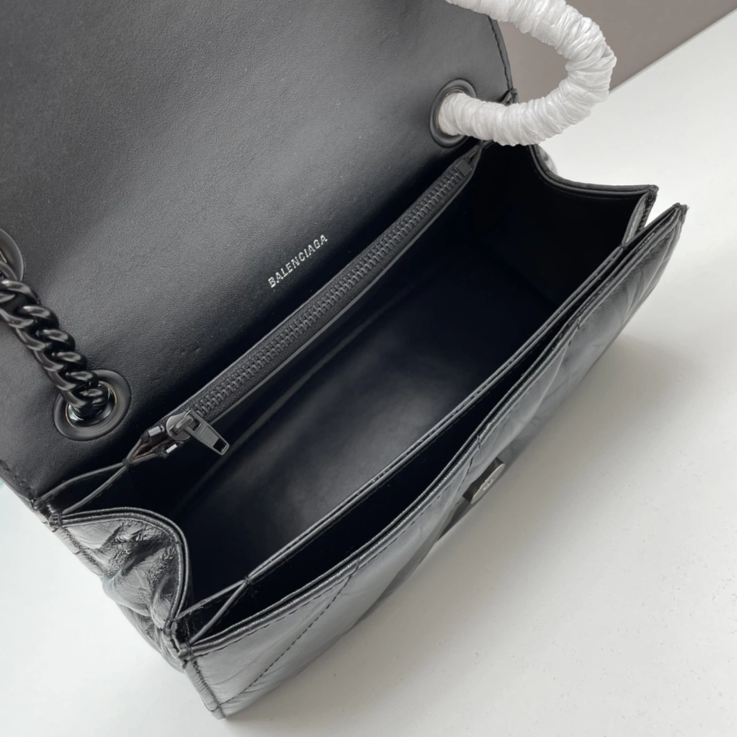 Balenciaga AAA Quality Shoulder Bags For Women Refined 5230