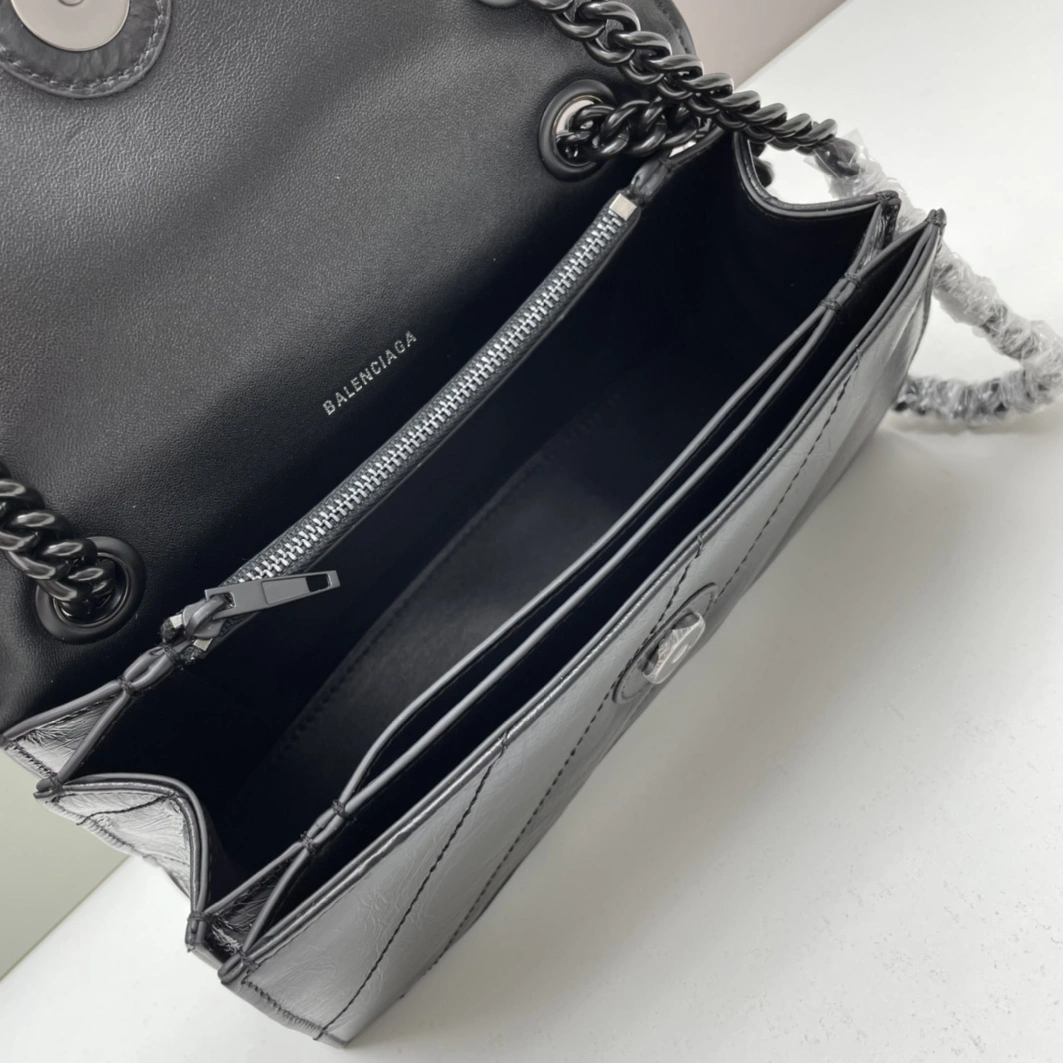 Balenciaga AAA Quality Shoulder Bags For Women Reliable 3149