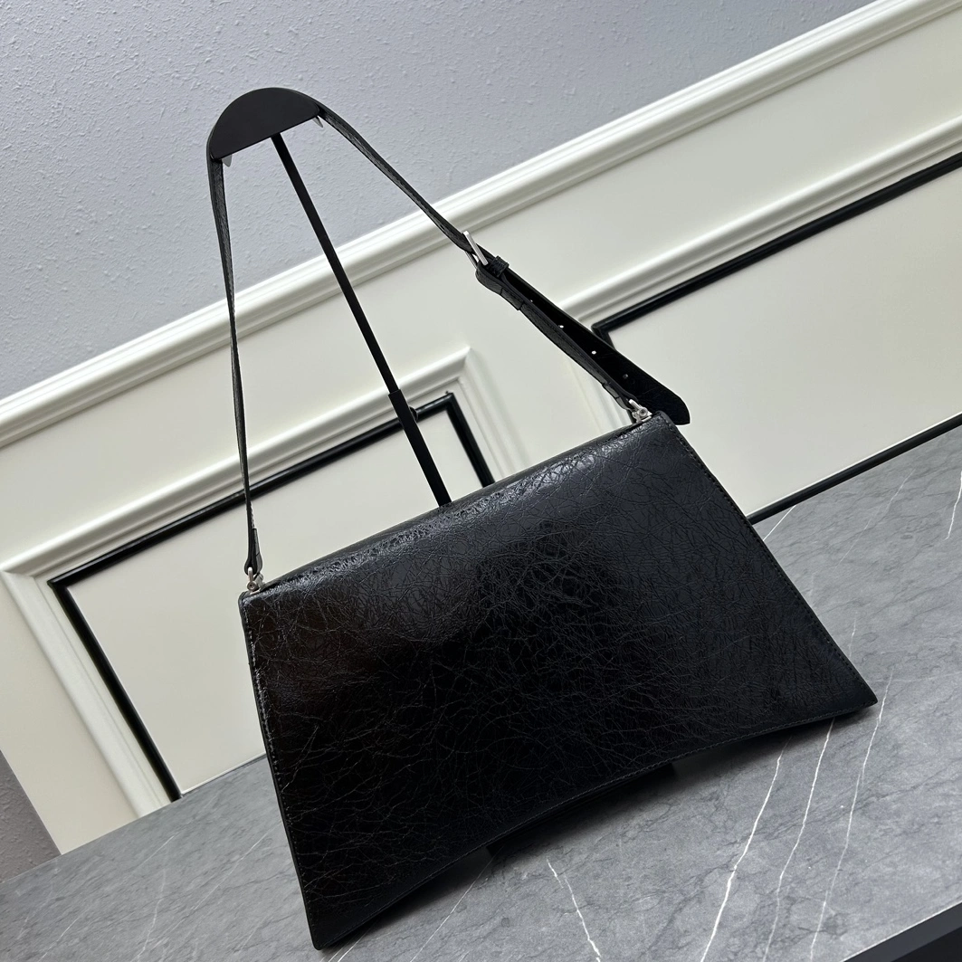 Balenciaga AAA Quality Shoulder Bags For Women Reliable 6279