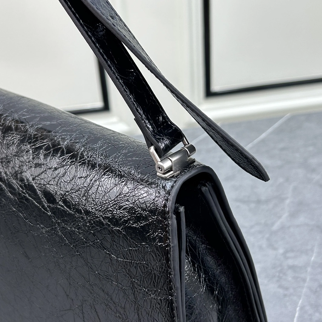 Balenciaga AAA Quality Shoulder Bags For Women Reliable 6279
