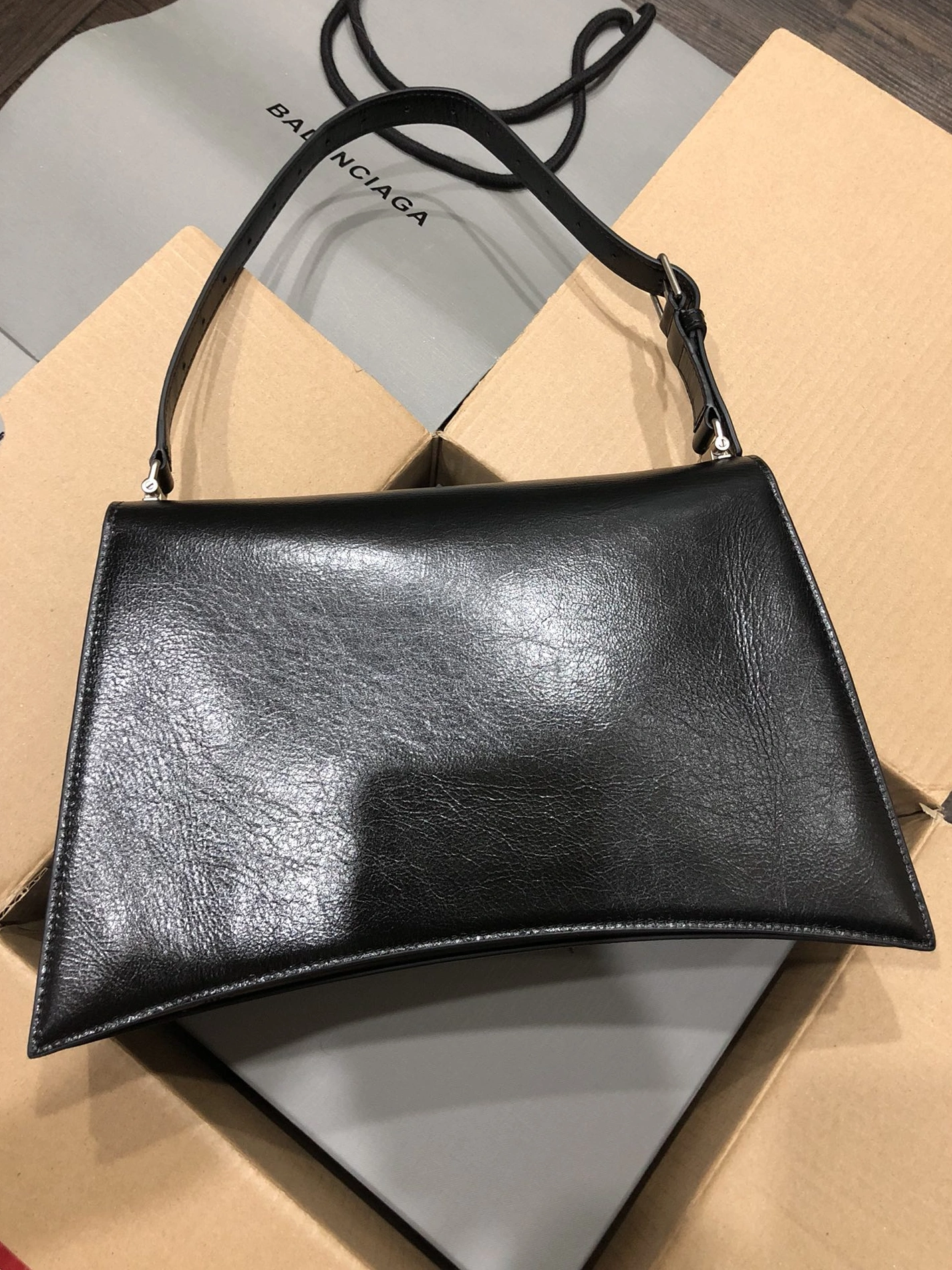 Balenciaga AAA Quality Shoulder Bags For Women Reliable 8145