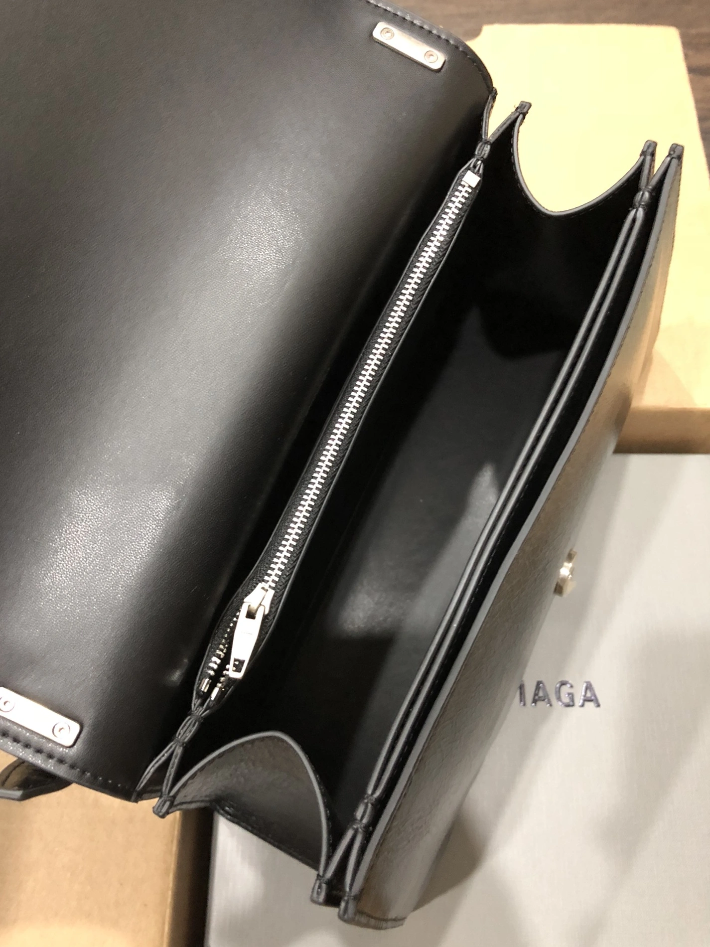 Balenciaga AAA Quality Shoulder Bags For Women Reliable 8145