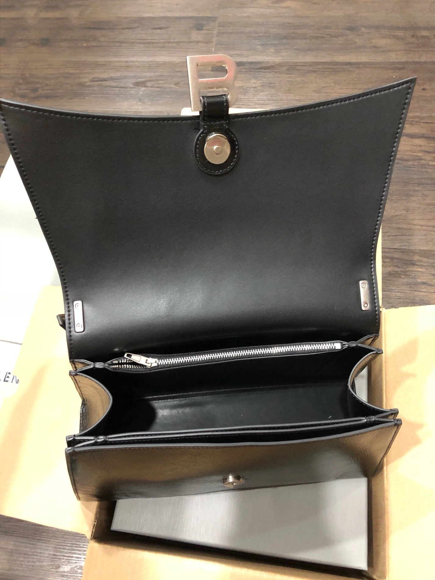 Balenciaga AAA Quality Shoulder Bags For Women Reliable 8145