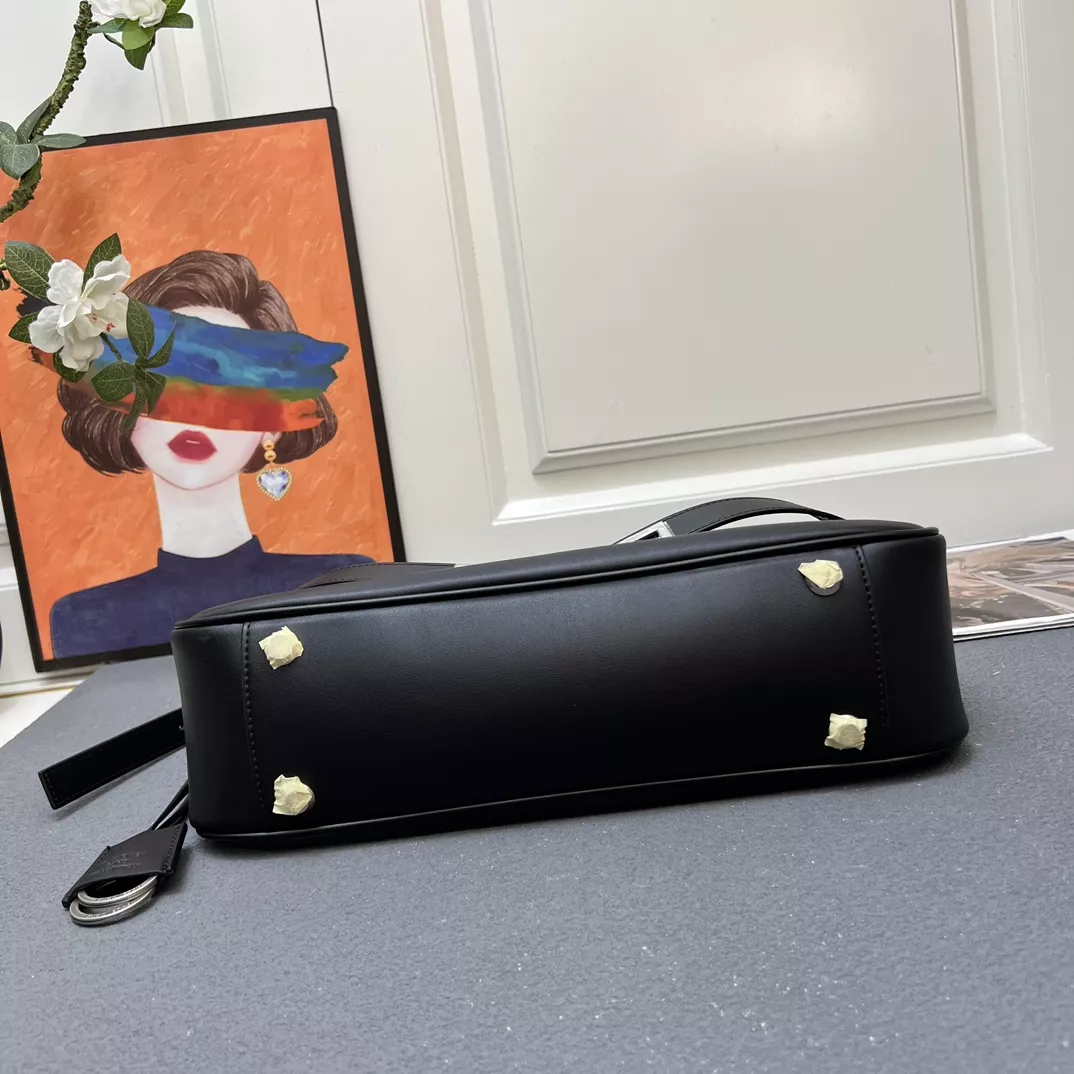 Balenciaga AAA Quality Shoulder Bags For Women Sophisticated 4404
