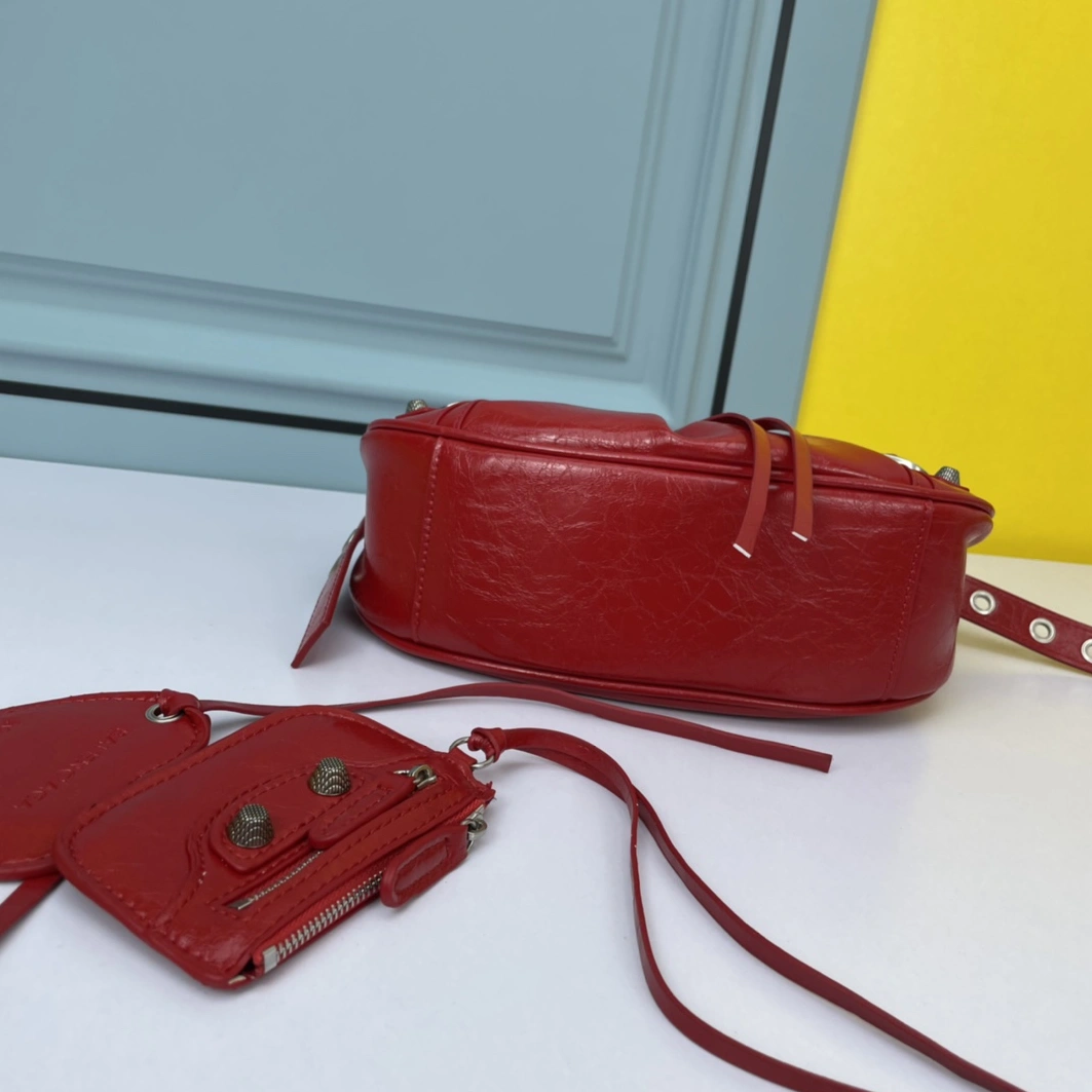 Balenciaga AAA Quality Shoulder Bags For Women SportInspired 6570
