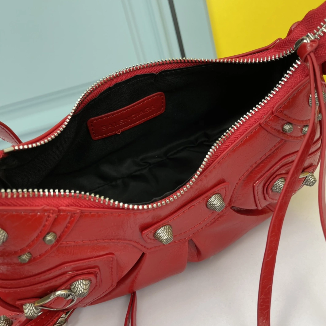 Balenciaga AAA Quality Shoulder Bags For Women SportInspired 6570