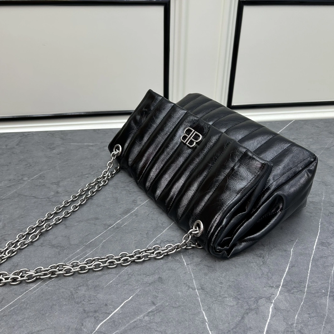 Balenciaga AAA Quality Shoulder Bags For Women StreetReady 5269