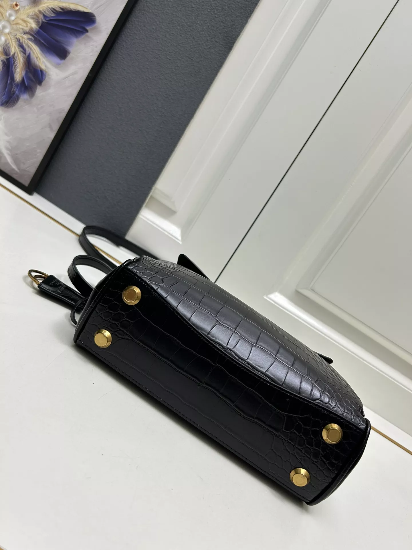 Balenciaga AAA Quality Shoulder Bags For Women Stylish 8221