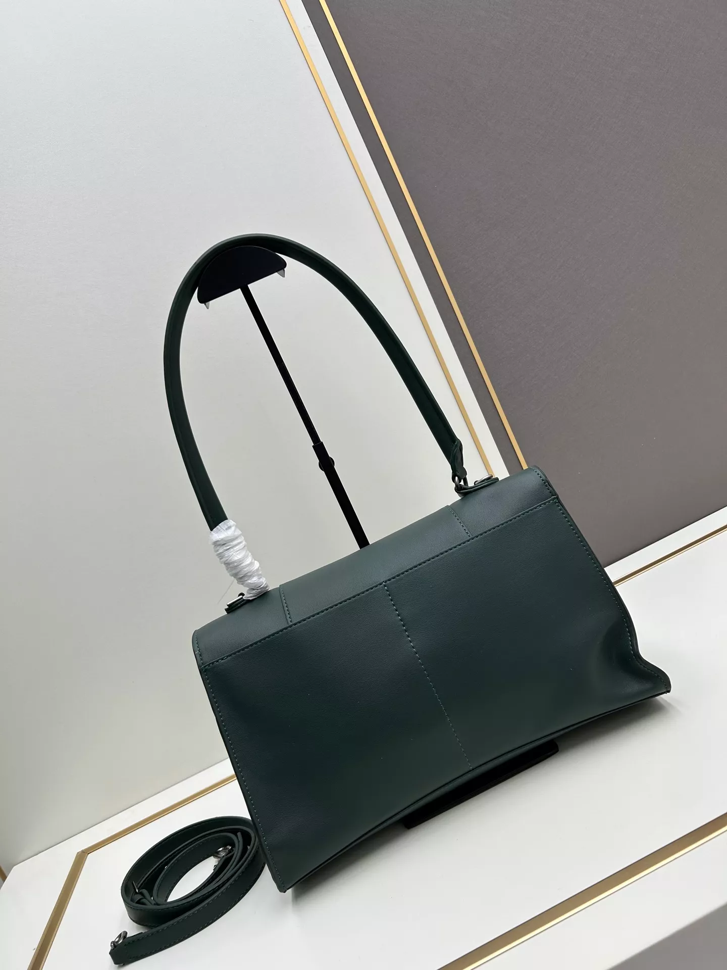 Balenciaga AAA Quality Shoulder Bags For Women TopPick 676