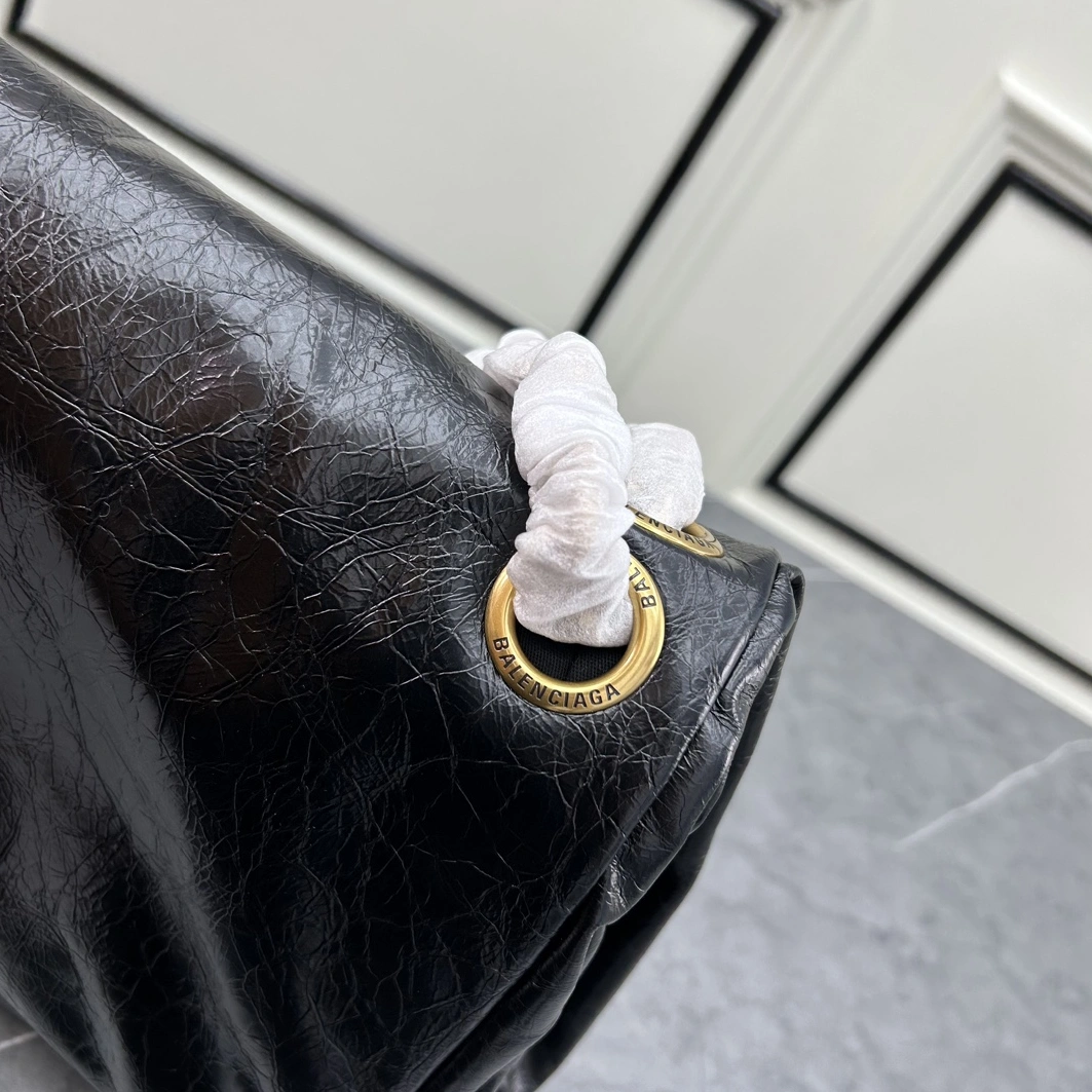 Balenciaga AAA Quality Shoulder Bags For Women Trendsetting 3031