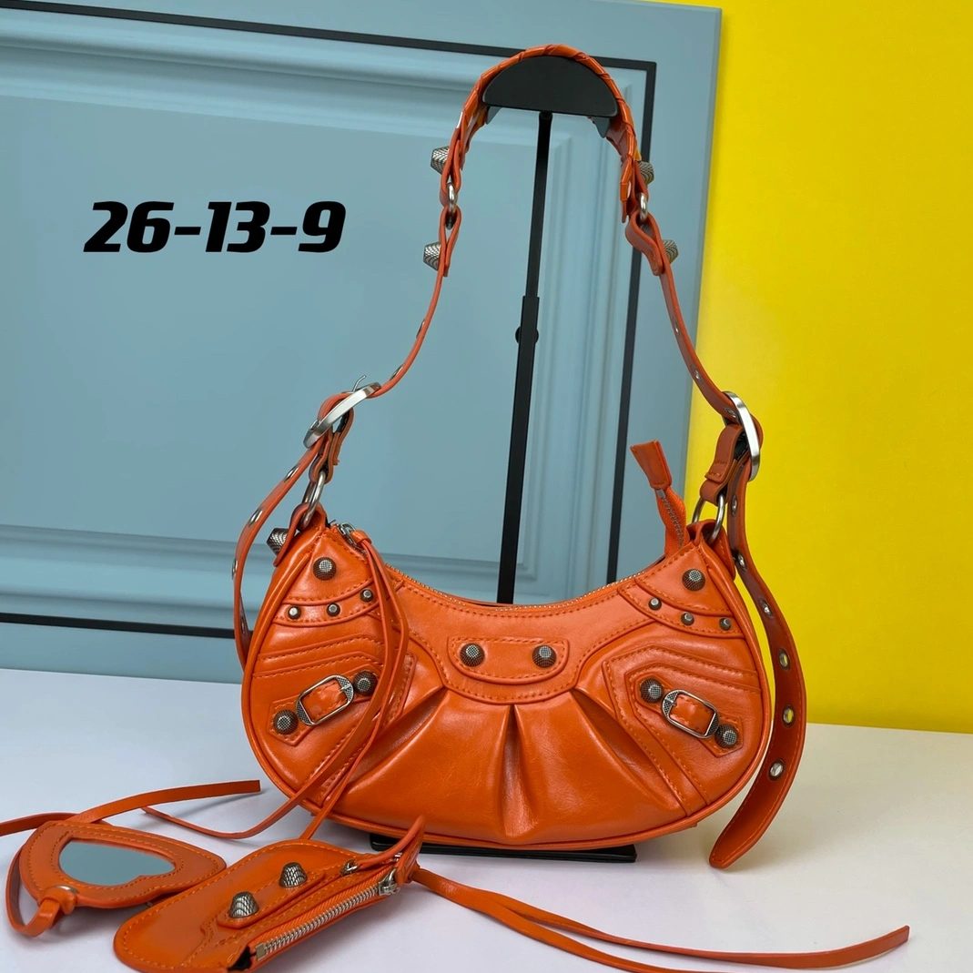 Balenciaga AAA Quality Shoulder Bags For Women Trendy 6021